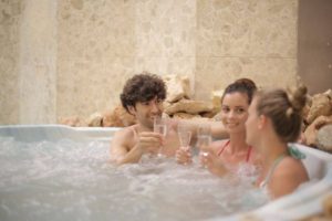 Airbnb Hot Tub Rules: All You Need to Know